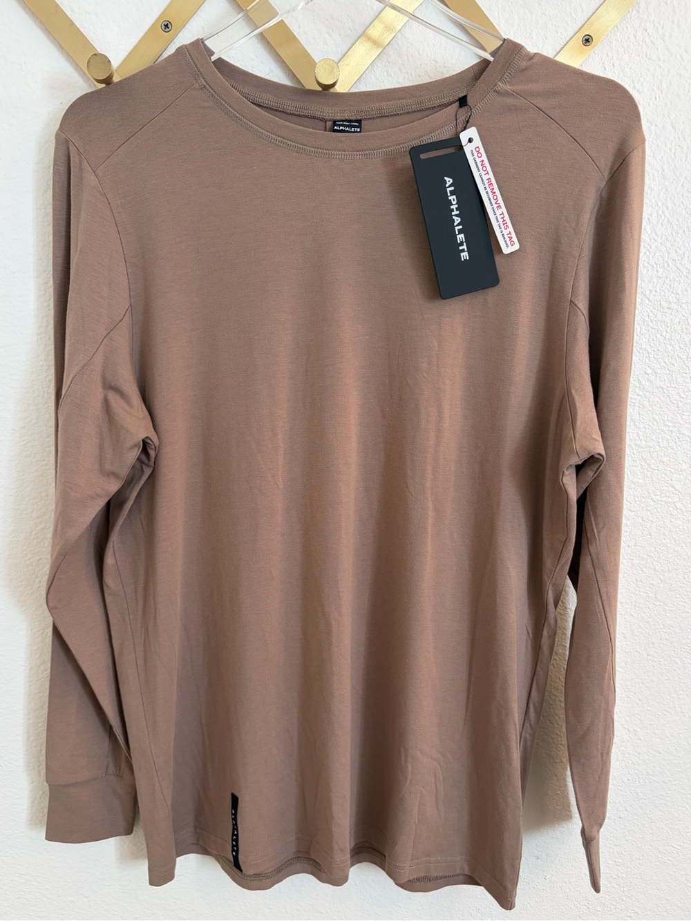 NWT Alphalete Men’s Long Sleeve Athletic Shirt Taupe Brown Small